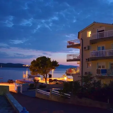 In With Sea View, Balcony, Air Conditioning, Wi-fi Apartment
