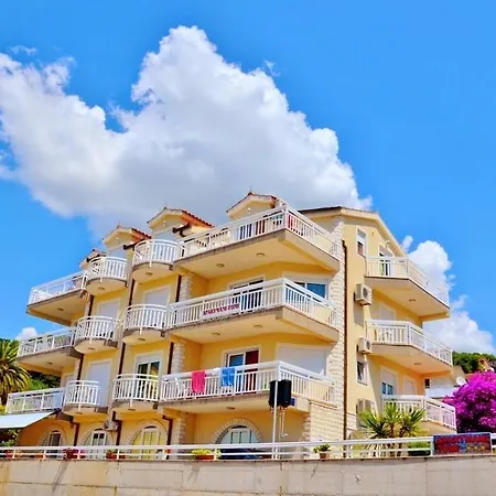 In With Sea View, Balcony, Air Conditioning, Wi-fi Apartment Trogir