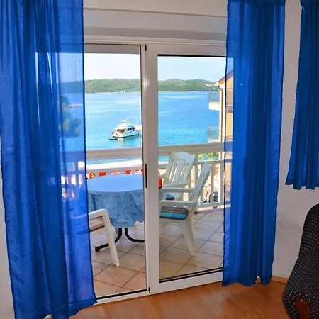 Apartment In With Sea View, Balcony, Air Conditioning, Wi-fi Trogir