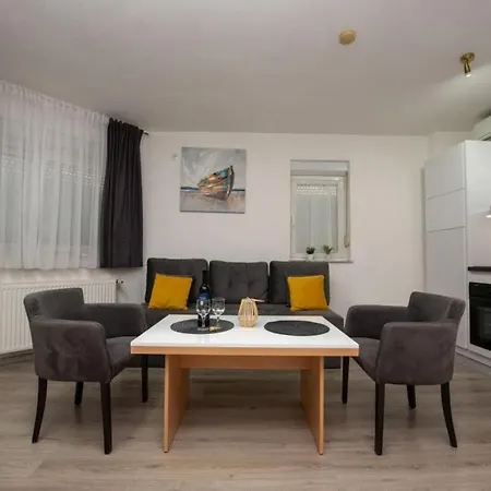 In With Sea View, Balcony, Air Conditioning, Wi-fi Apartment *