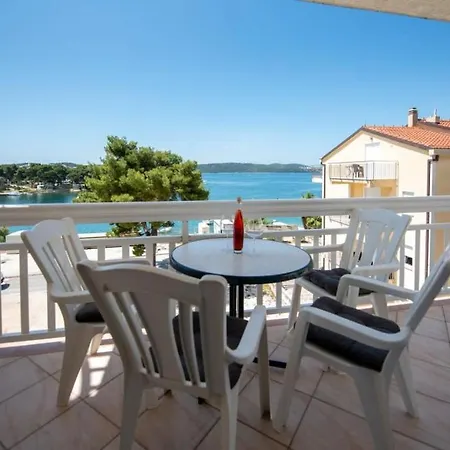 In With Sea View, Balcony, Air Conditioning, Wi-fi Trogir