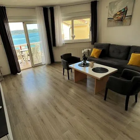 In With Sea View, Balcony, Air Conditioning, Wi-fi